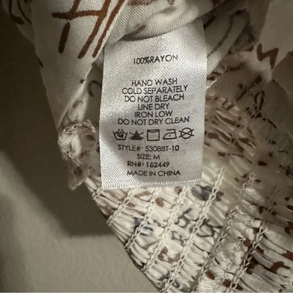 Milk & Honey print crop front twist dress shirt size medium